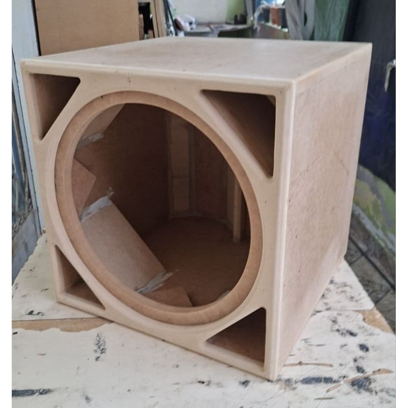Caixa moldurada Target Bass 3.3k 18p, mdf 18mm