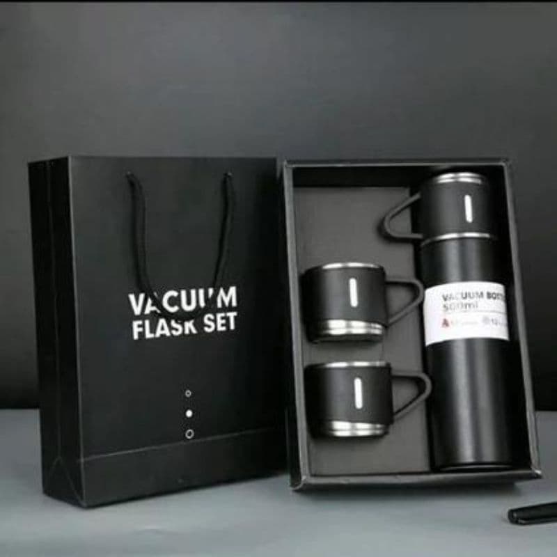 Kit Garrafa Térmica Inox 500ml Com 3 Xícaras Camping Viagem Café( cores aleatórias)