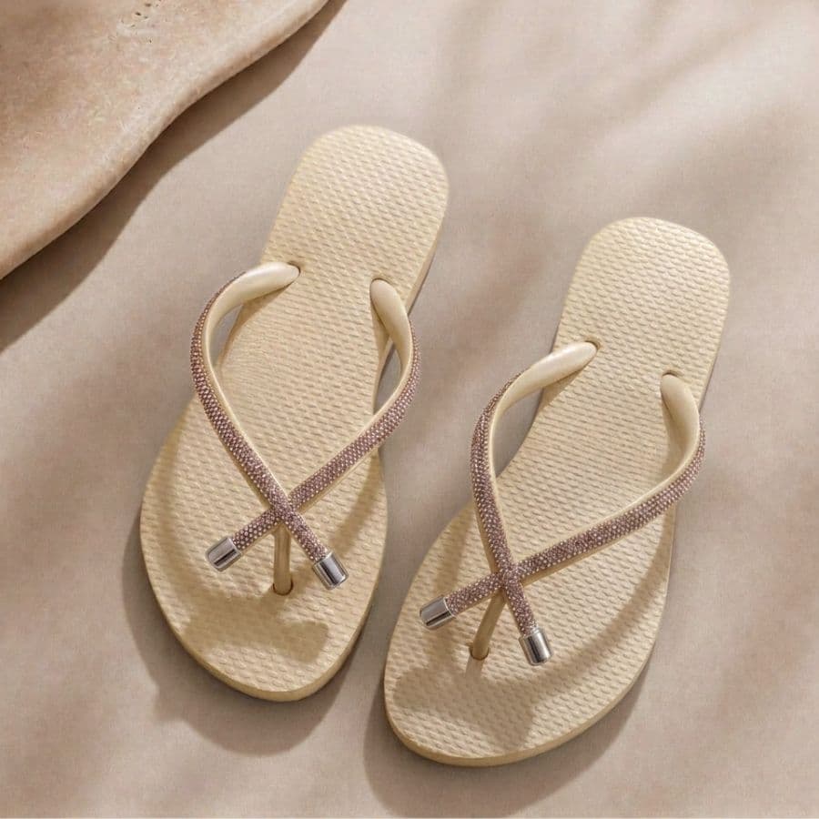 Chinelo Feminino Slim Luxo com TiraX Brilhante Strass  Confortável Leve Rasteira Luxo Brilho Sandália