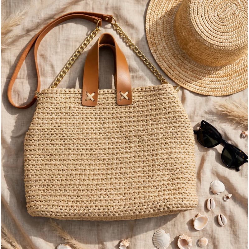 Bolsa Crochê Bege 35x23cm Fio Náutico com Alça Couro Caramelo e Corrente Dourada - Bolsa Praia Grande Artesanal