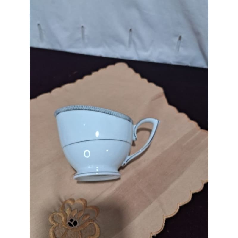 antiga cremeira em porcelana Mikasa
