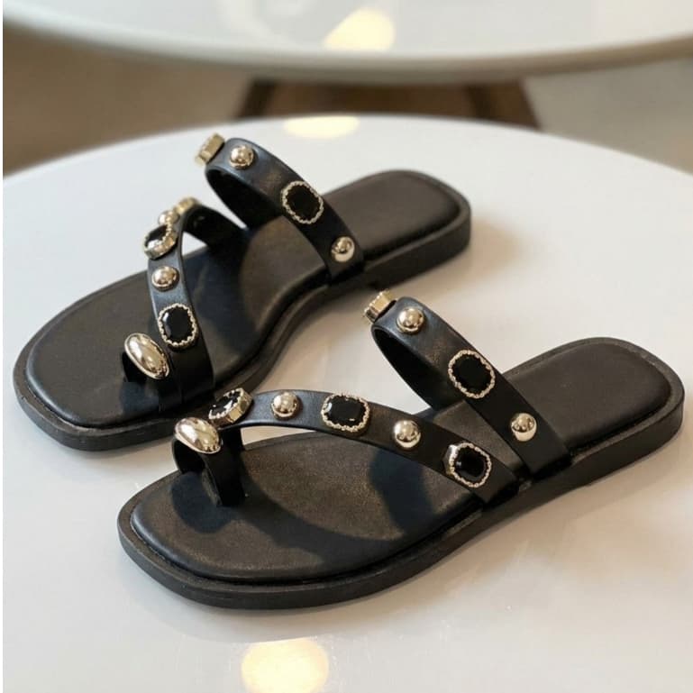 Sandalia feminina Pérola rasteira tendencia blogueira moda verão
