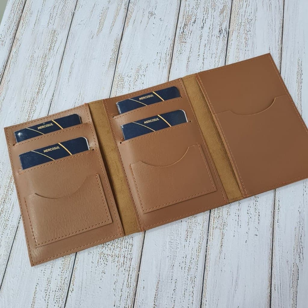 Capa Porta Passaporte Família para 4t passaportes - Personalizado com nomes ou iniciais.