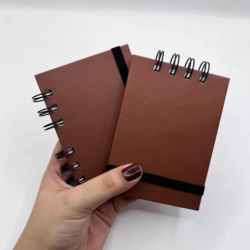 KIT 2 Cadernos Pequenos A7 | Várias Cores | Páginas Lisas | Capa Dura e Elástico | Bloco de Notas