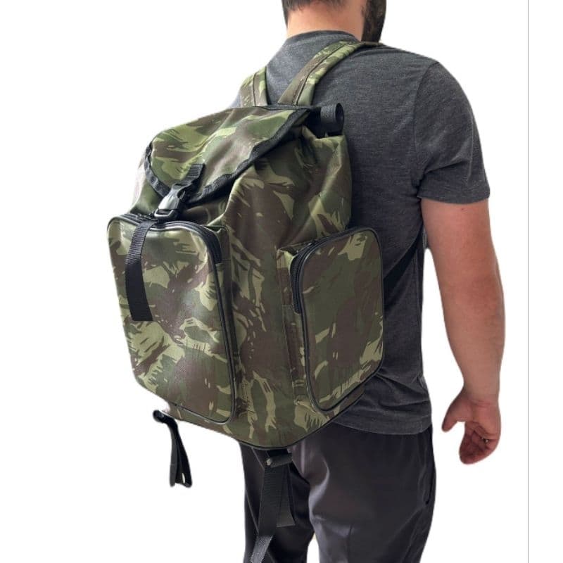 Mochila camping camuflada viagem pesca tamanho médio