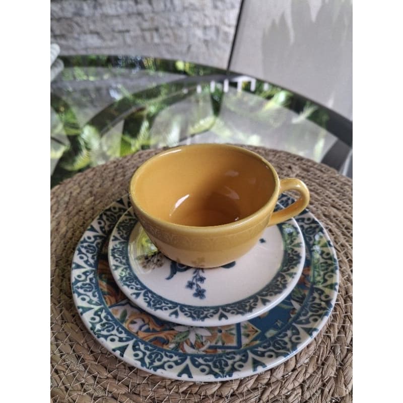 Prato sobremesa + pires e xícara  limão siciliano/ Porcelana.