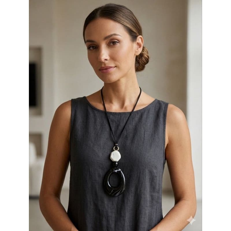 Colar Feminino Longo Com Pingente elegante 43CM