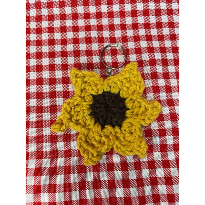 Chaveiro Girassol de Crochê Artesanal | Flor Amarela Feita à Mão | Lembrancinha Delicada