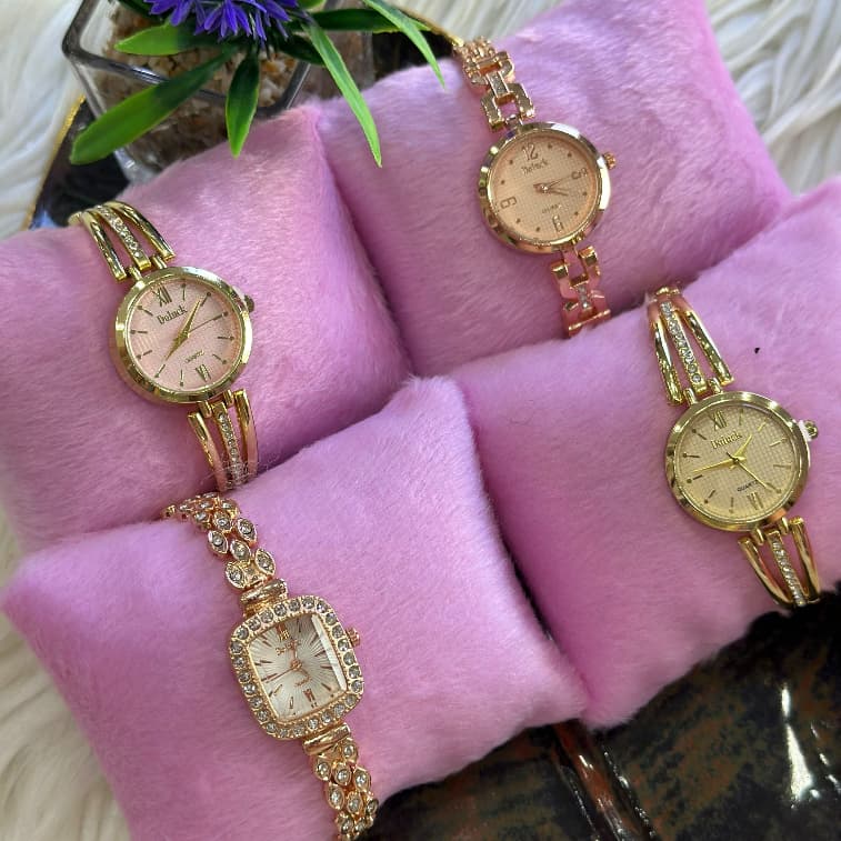 Kit Relógio Feminino + Caixinha de Presente Porta Joias Dia dos Namorados com Strass Delicado Luxo