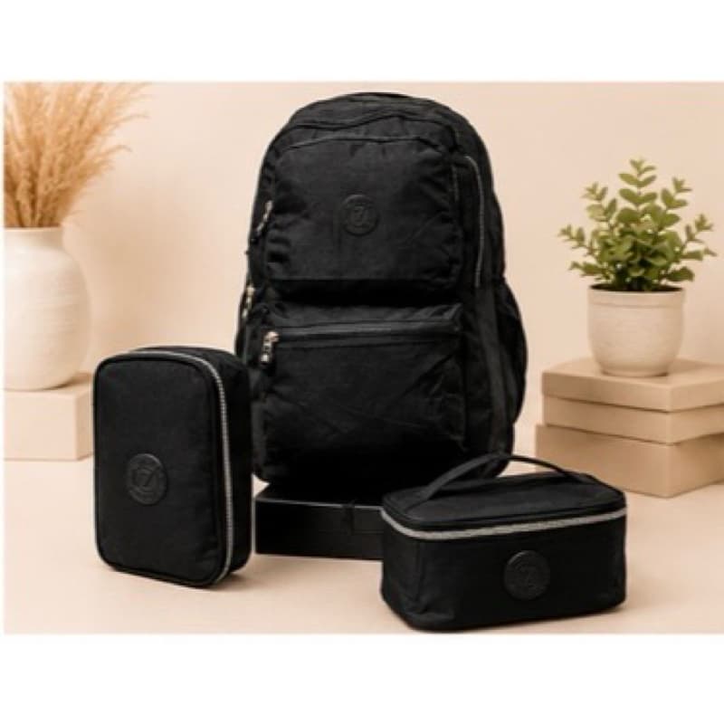 KIT MOCHILA, ESTOJO, BOLSA TERMICA.MATERIAL NYLON IMPERMEÁVEL.