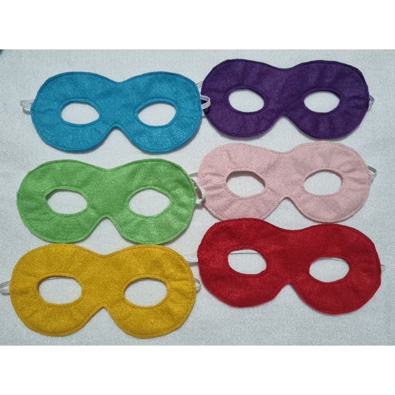 Máscara infantil em feltro duplo