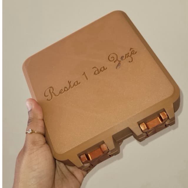 Jogo Resta Um Personalizado – Caixa com Travas + 2 Peças Extras