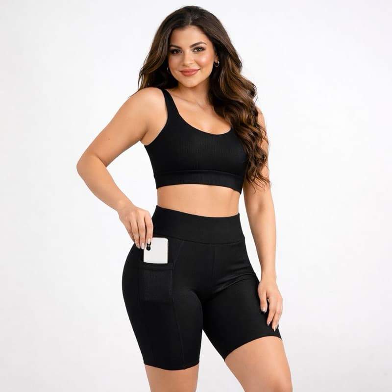 Conjunto Fitness Canelado Poliamida Premium – Shorts com Bolso + Top Alta Sustentação