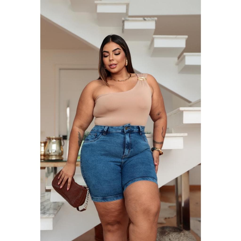 Shorts Jeans Meia Coxa Feminino Plus Size Com Lycra E Botão