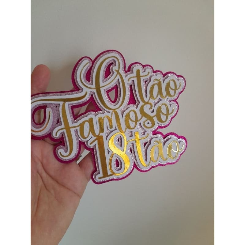 enfeite 3D Topo de bolo rosa glitter camadas 18 anos o tão famoso 18tão aniversário