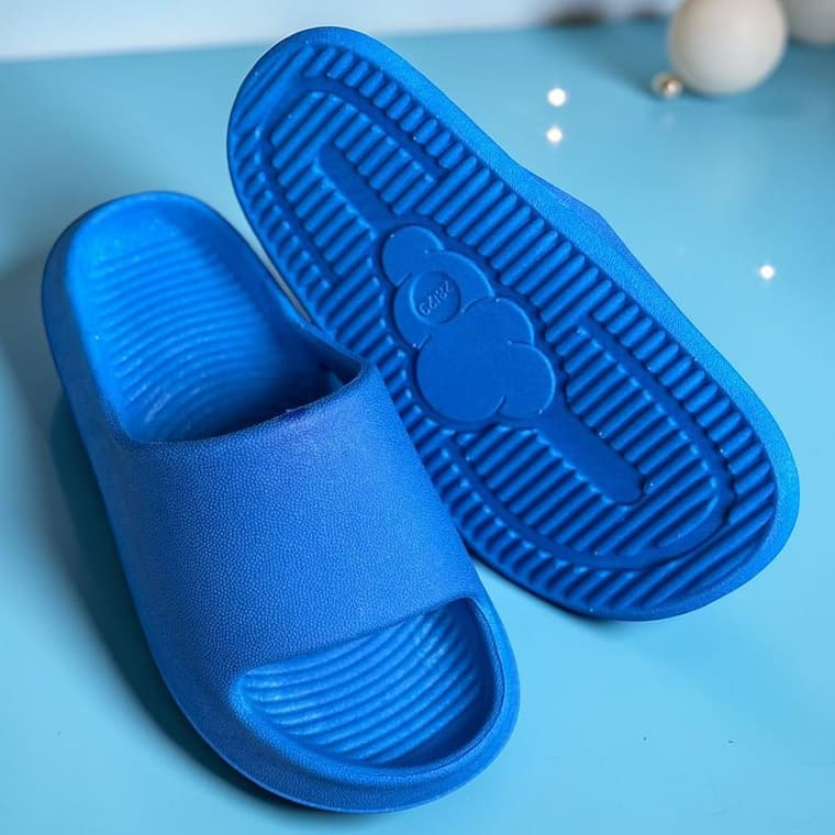 Chinelo Infantil Nuvem Liso Antiderrapante Leve Macio Presente Confortável Slide PVC Impermeável Menino Menina