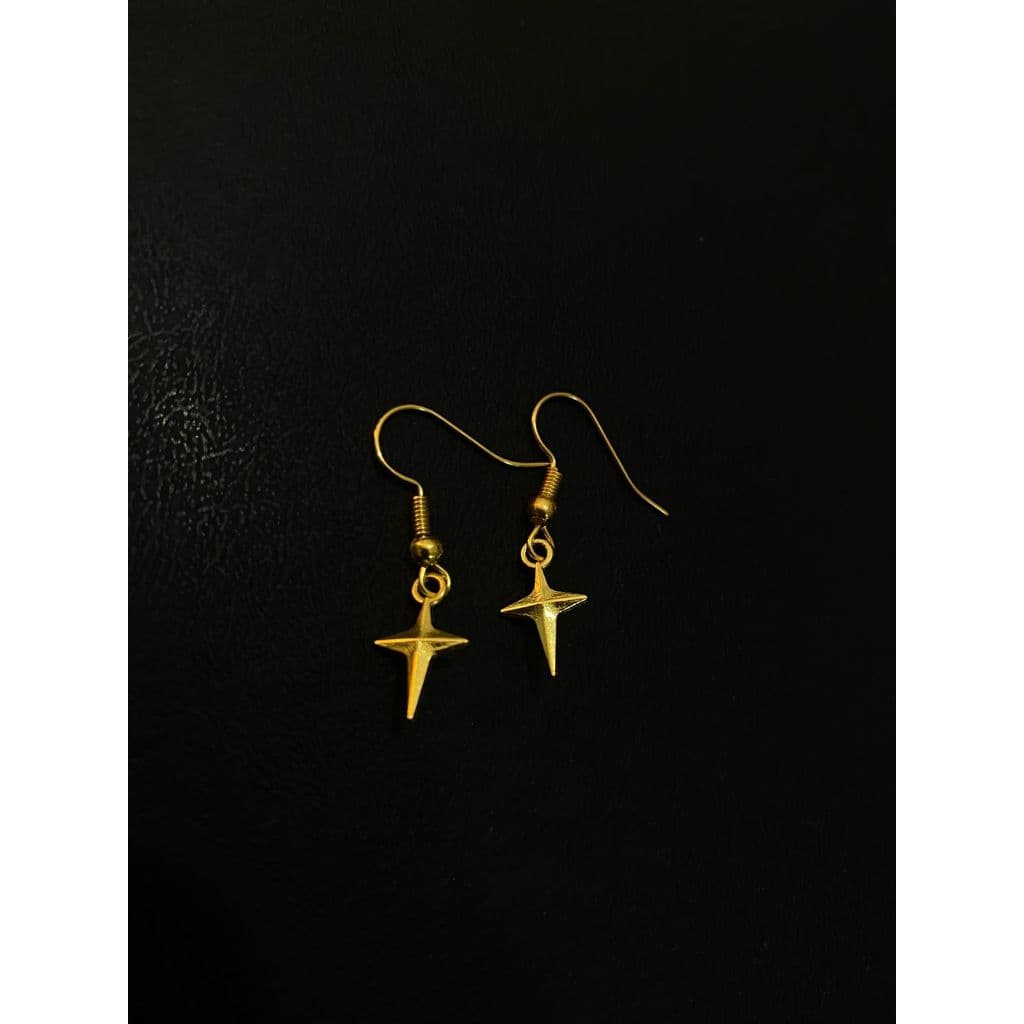 Brincos estrela aesthetic minimalista estrela dourada ou prateada indie alt star
