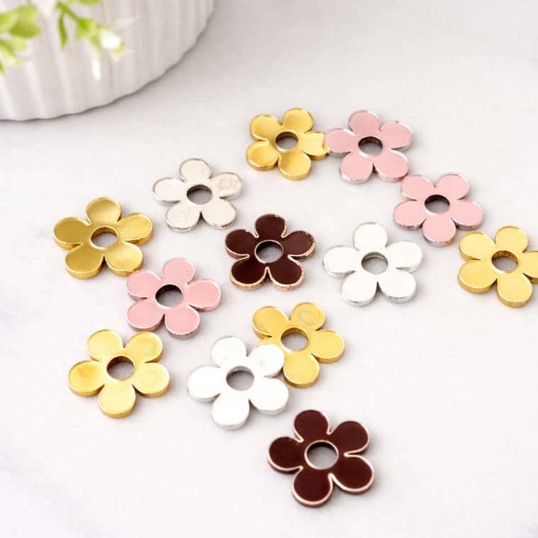 Mini Flor de 2cm ou 4cm Em Acrílico Aplique Para Decoração Quarto Clinica Salão Artesanato Florzinha Espelhada