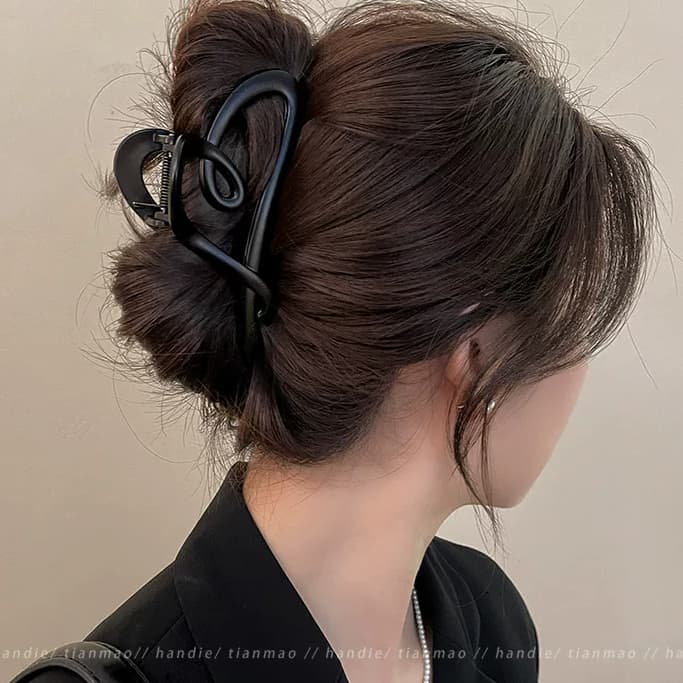 Kit 2 Presilha Predendor Piranha de Cabelo Grande 12cm Formato Coração Fosca Lisa Elegante Feminina