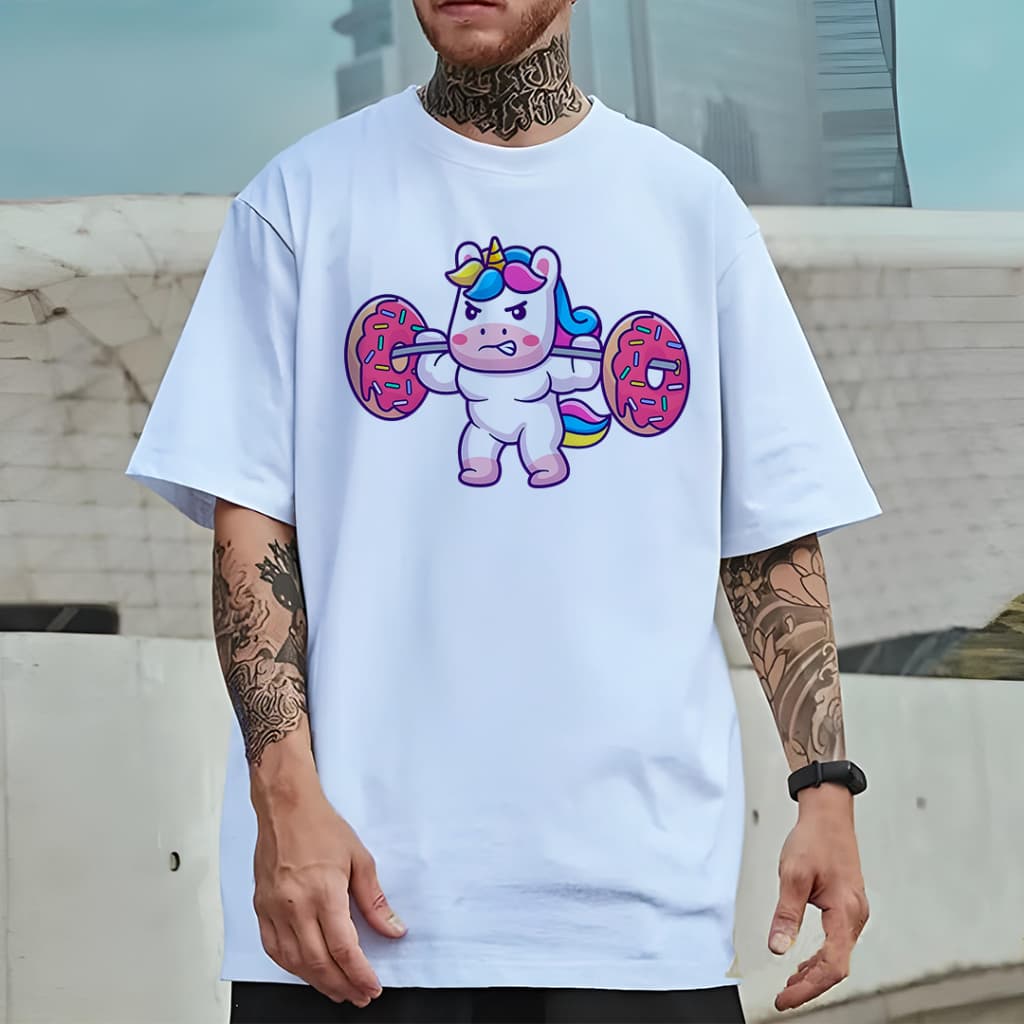 Camiseta Oversized Unissex Plus Size com Estampa Modelo: "Unicornio academia" - Lançamento 2026