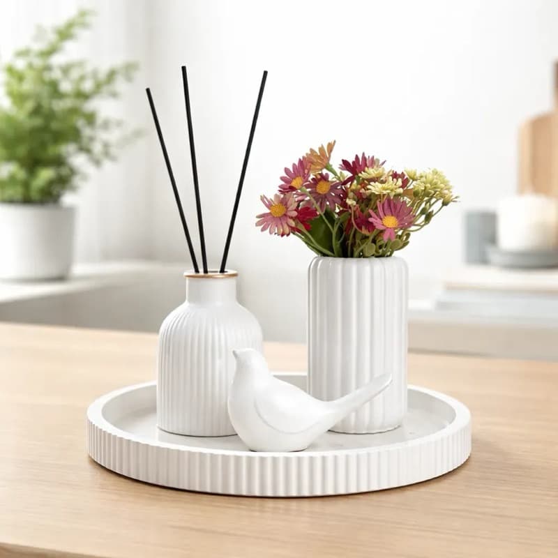 Kit 4 peças luxo, bandeja, vaso, base aromática e escultura decorativa variada