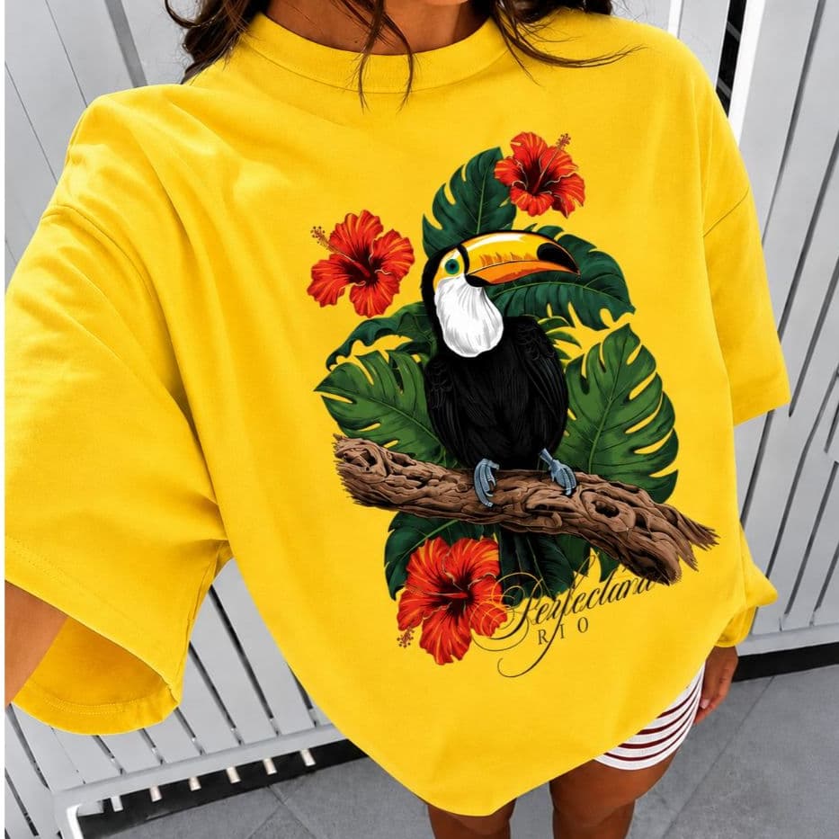 Camiseta Feminina Oversized Tucano Tropical Rio Estampada Moda Verão Blusa Soltinha Casual Streetwear Premium