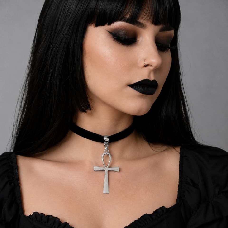 Gargantilha Choker Ankh Cruz Ansata Veludo Preto Gótico Vampiro Símbolo da Vida Eterna