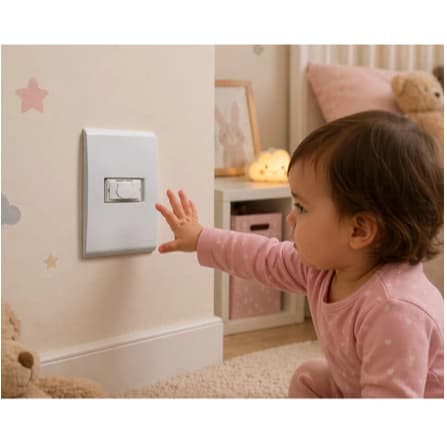 Protetor de Tomada Infantil 10A Segurança Bebê Tampa Tomada Bichinhos  Branco  safri kit c/8 ou 16