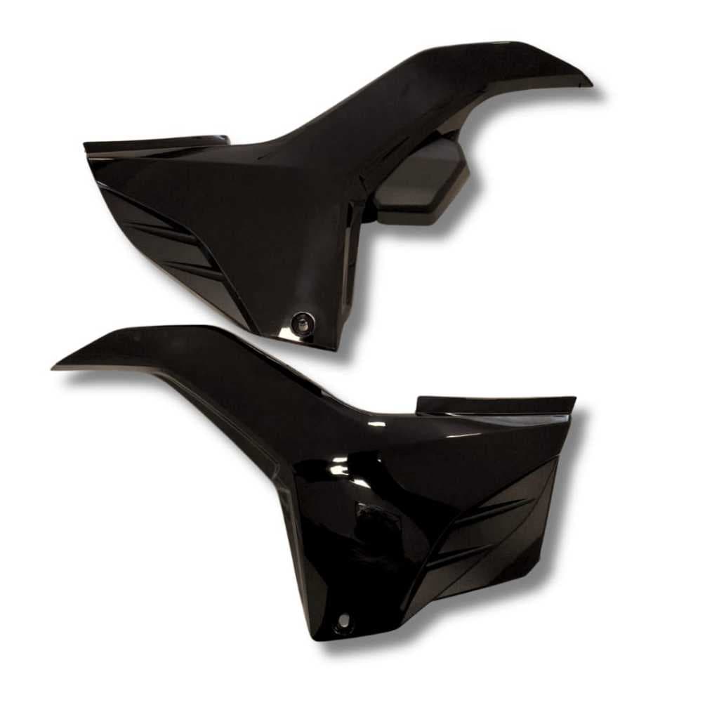 Par Tampa Lateral Cg Fan 160 2016 2017 2018 Fan 160 Cargo 2016 Preto Injetado.