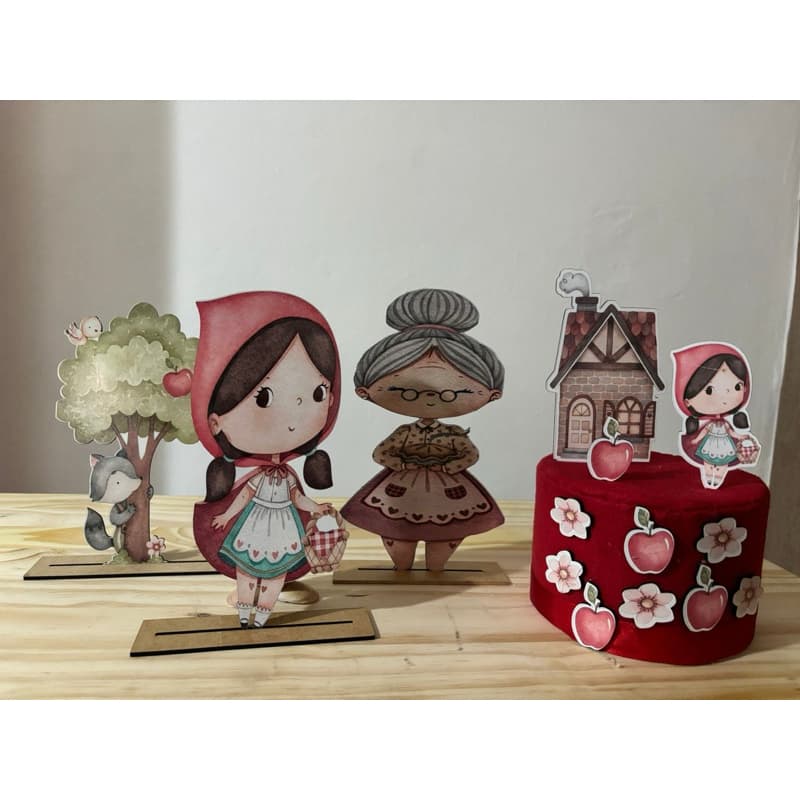 Kit Festa Chapeuzinho Vermelho – Bolo Fake Temático + Displays Decorativos