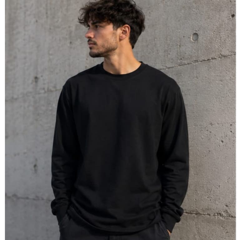 Camiseta Manga Longa – Algodão Premium Fio 30.1 Penteado (Preta Clássica)