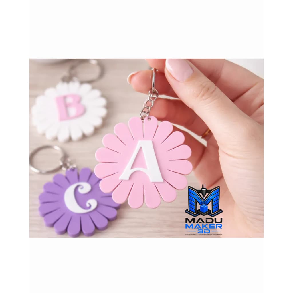 Chaveiro Flor Personalizado com Letra Inicial | Chaveiro em Impressão 3D | Presente Criativo e Lembrancinha