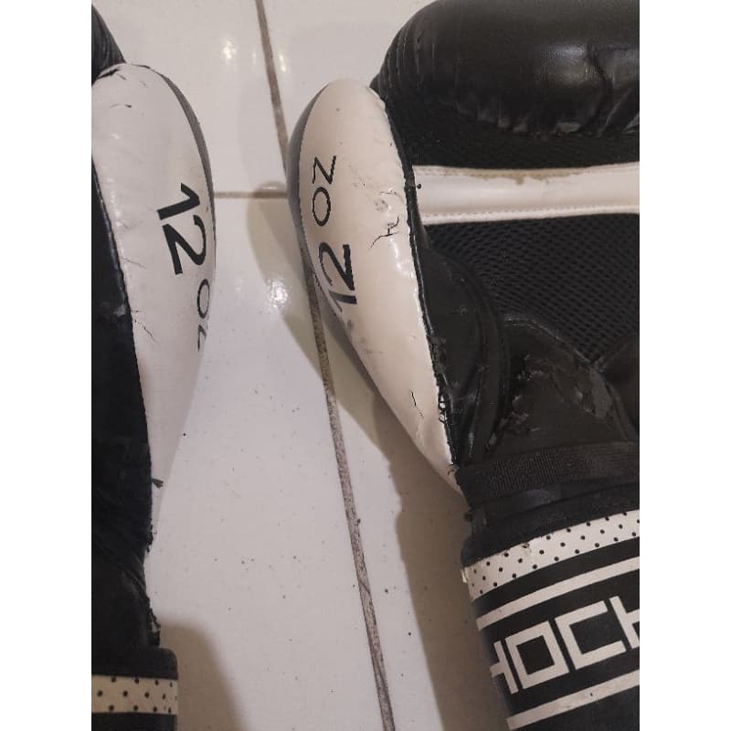 Par de luvas de boxe Outshock 12 oz no Estado Leia Descrição.