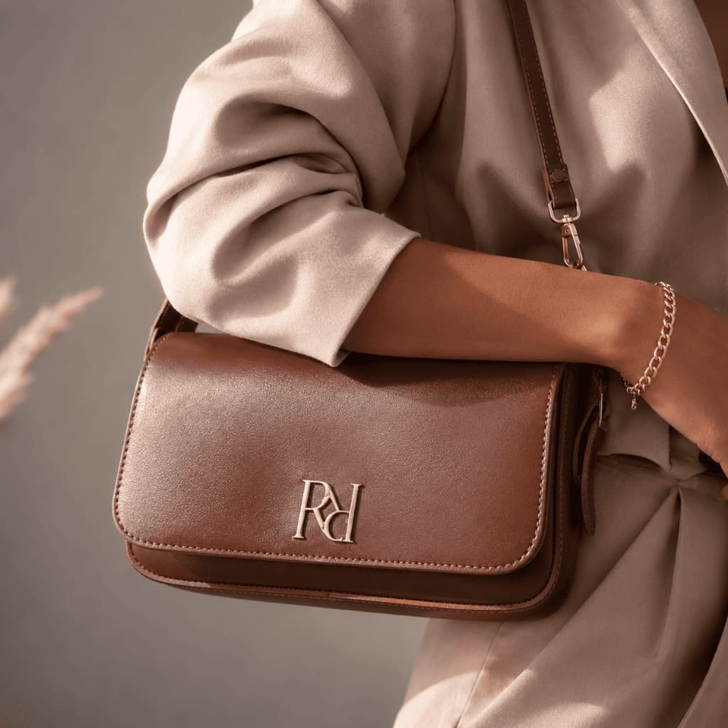 Bolsa Feminina Transversal Pequena Marrom Tiracolo com Alça Ajustável Elegante para Festa e Dia a Dia