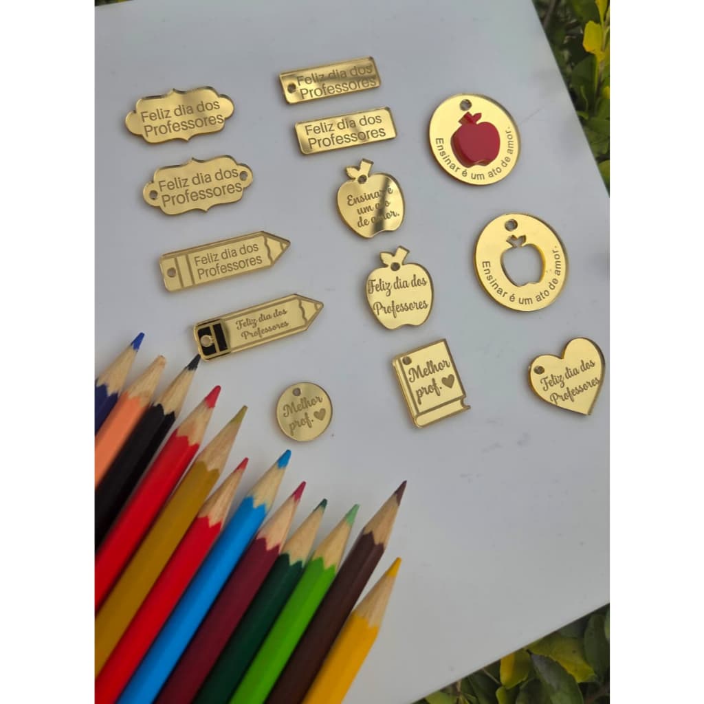 Aplique em Acrílico Espelhado Dourado modelo Feliz dia dos Professores vários modelos.
