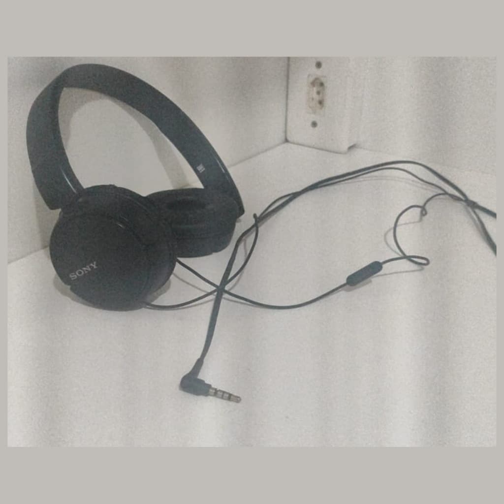 Headset Sony ZX319AP Preto Com Fio P2 3.5mm Com Microfone Dobravel Usado Fone de Ouvido Headphone