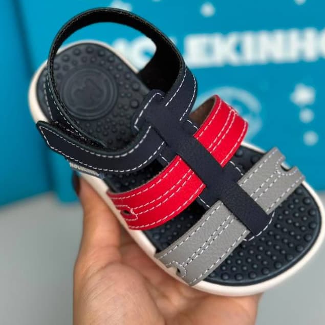 Sandália Infantil Masculina Molekinho Original Confortável Calce Fácil Fecho em Velcro Antiderrapante Leve Macia Casual