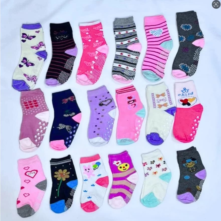 Kit com 6 Pares de Meias Antiderrapantes Estampadas para Meninas / De 2 a 4 Anos / De 6 a 8 Anos