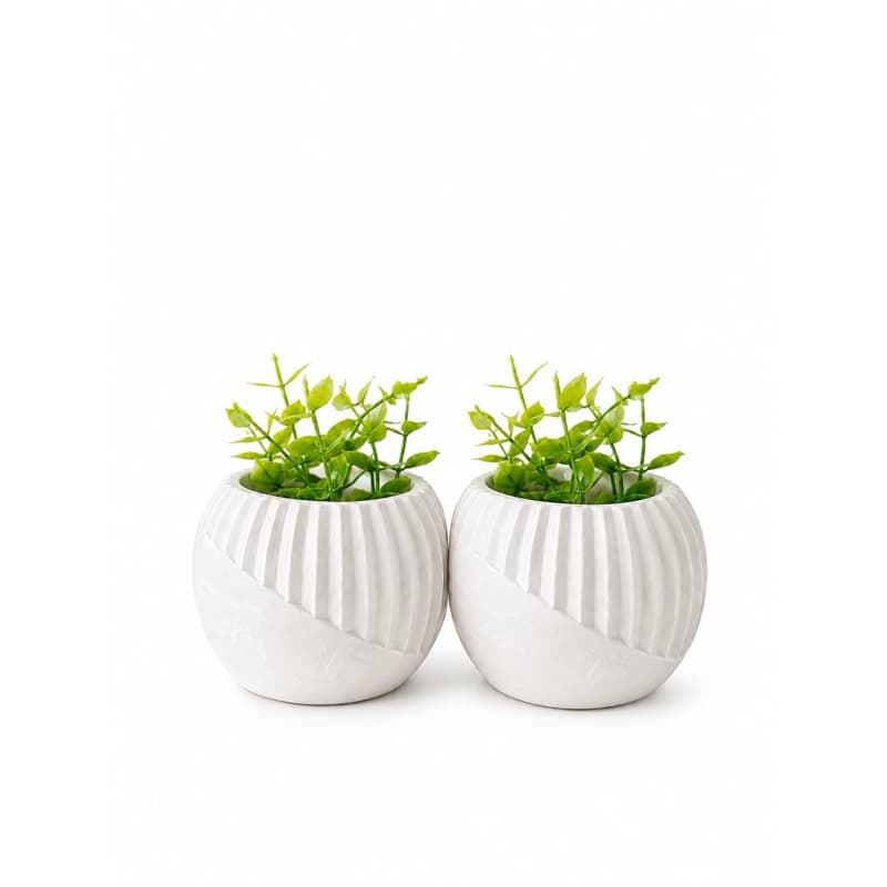 Kit com 2 Vasos de Gesso Decorativos com Plantas Artificiais – Elegância e Charme para sua Decoração