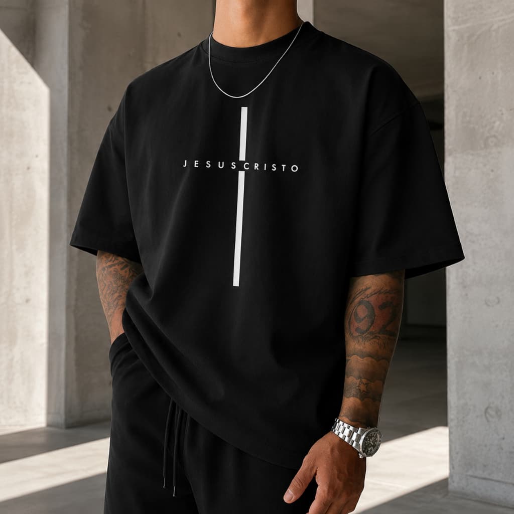 Camiseta Masculina Oversized Jesus Cristo Estampa Cristã Minimalista Streetwear Manga Curta Preta