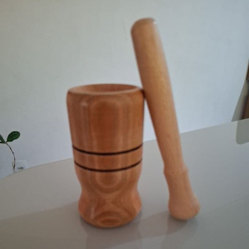 Pilão Socador de alho Temperos Stolf de Madeira 15 x 7 cm com Bastão .