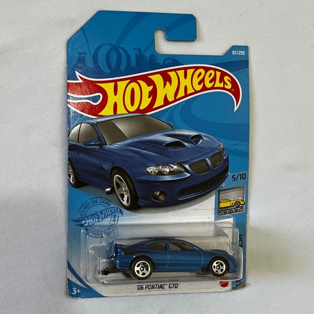 Carrinho Hot Wheels  '06 Pontiac GTO - Mattel Miniaturas - Original - Coleção Factory Fresh