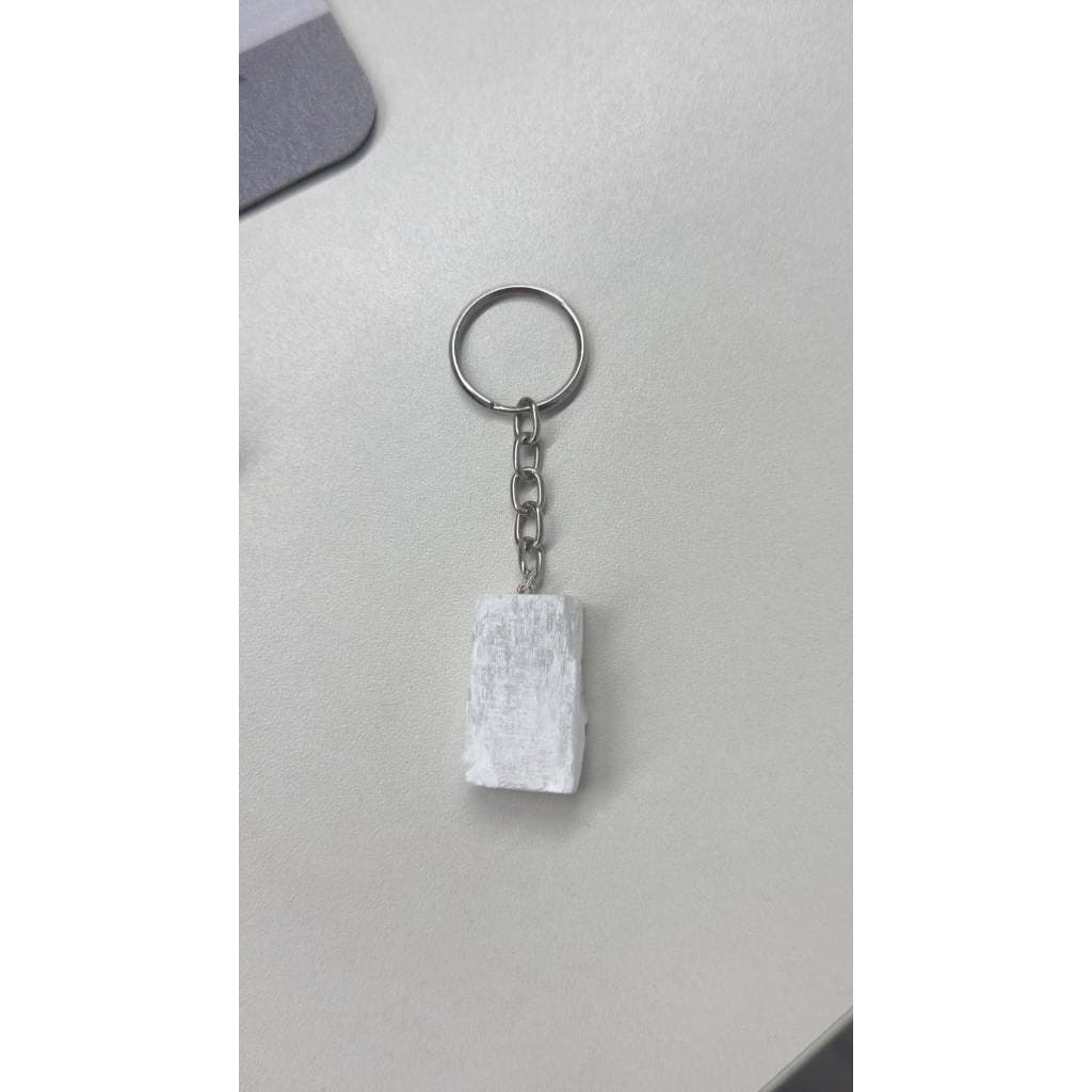 Chaveiro de Selenita Natural Bruta Pedra da Proteção Limpeza Energética Amuleto Cristal