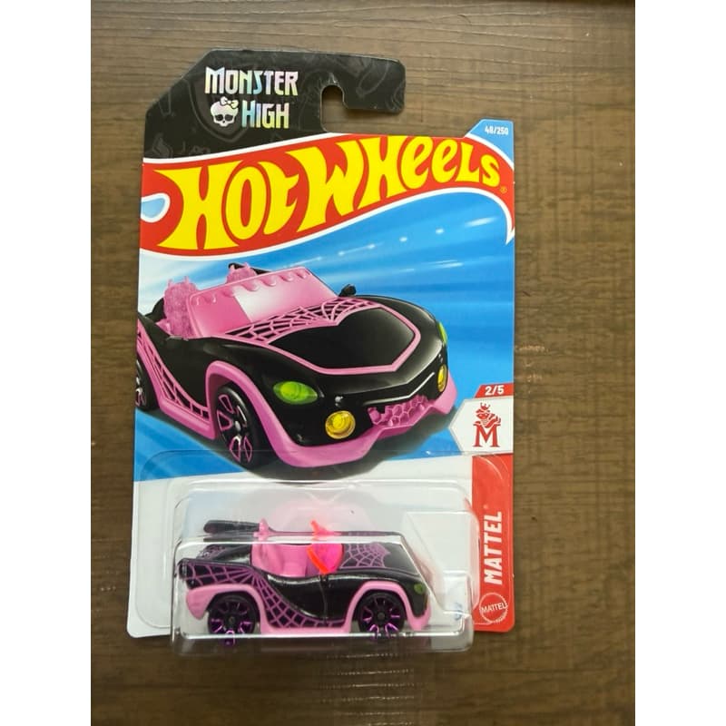 Carrinho Miniatura Hot Wheels Monster High Ghoul Mobile