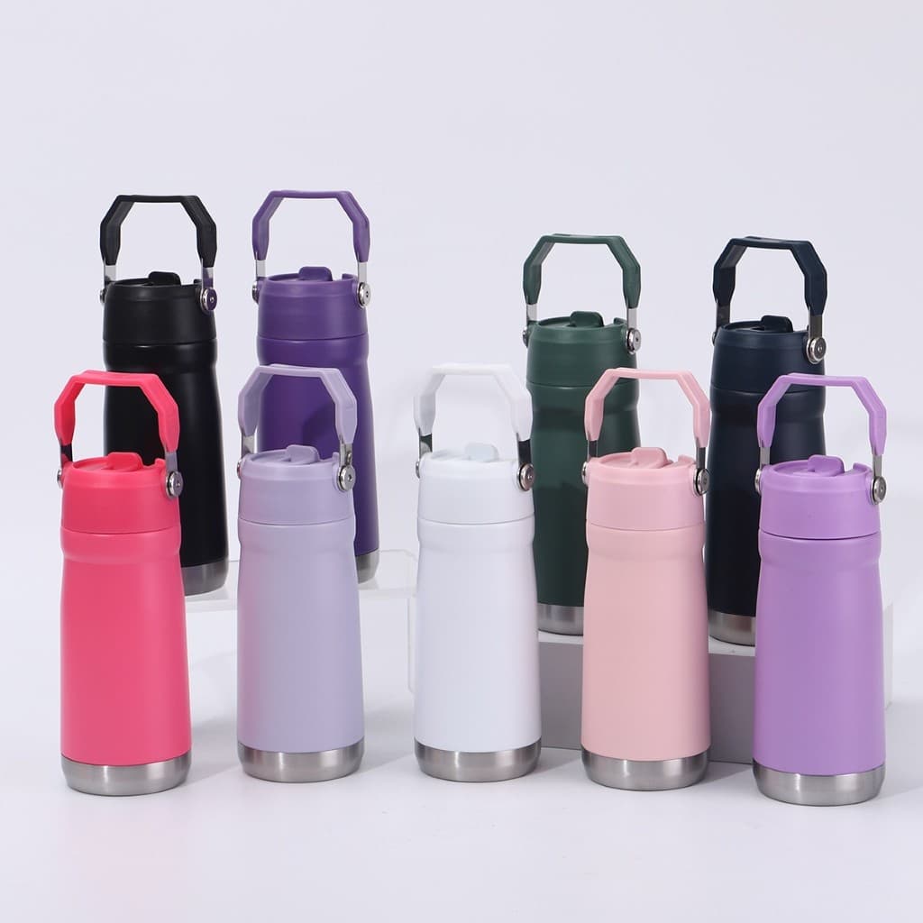 Garrafa Térmica 650 ML Parede Dupla Em Inox e Bico Flip C/ Canudo