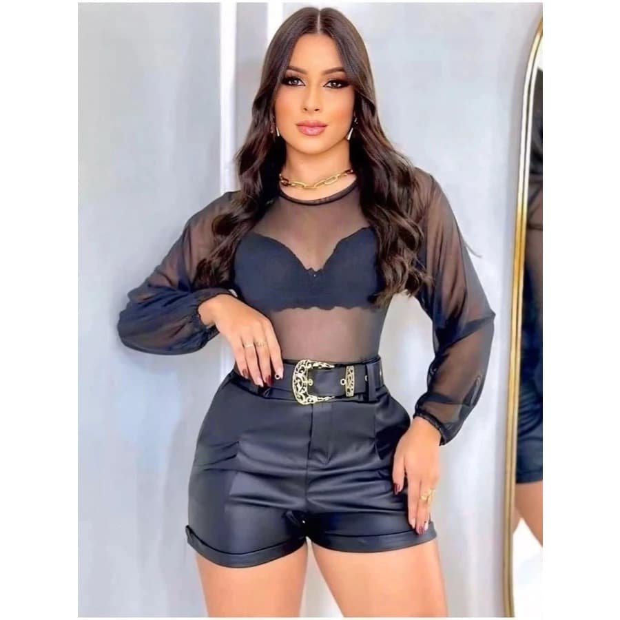 Shorts Couro Fake com cinto