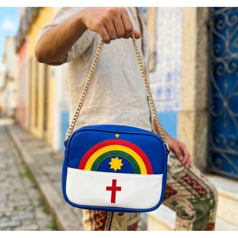 Bolsa de Pernambuco com alça em corrente dourada