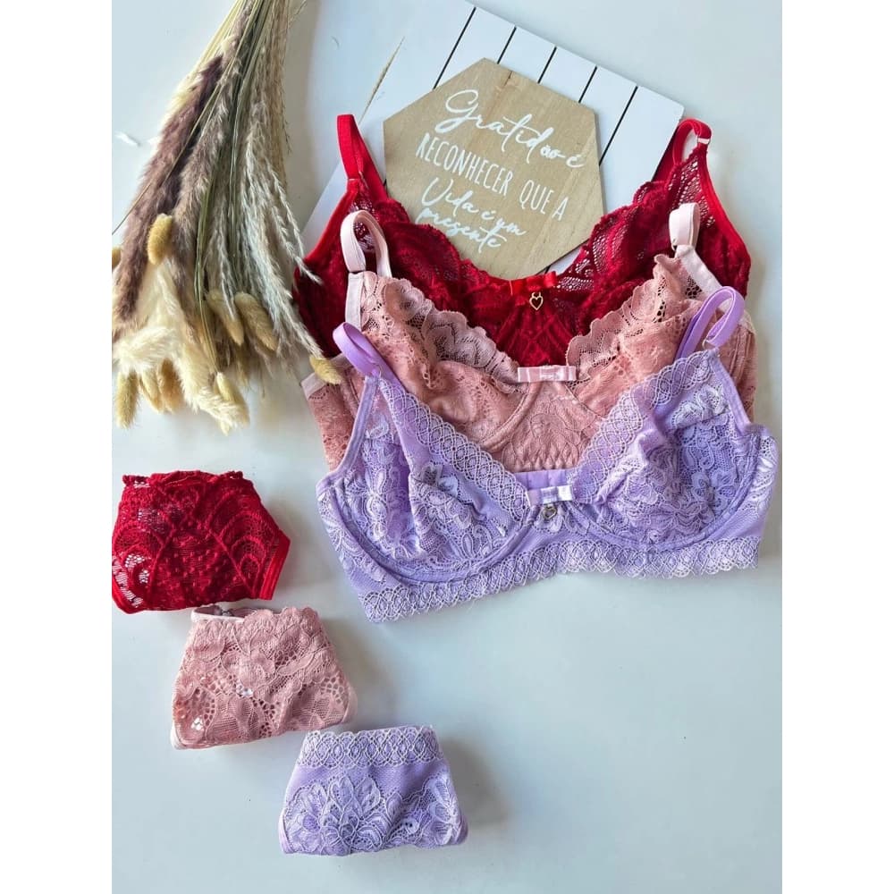 Kit com 02 Conjuntos Delicados Todo Em Renda Sem Bojo E Aro Calcinha Rendada Com Regulagem Cores