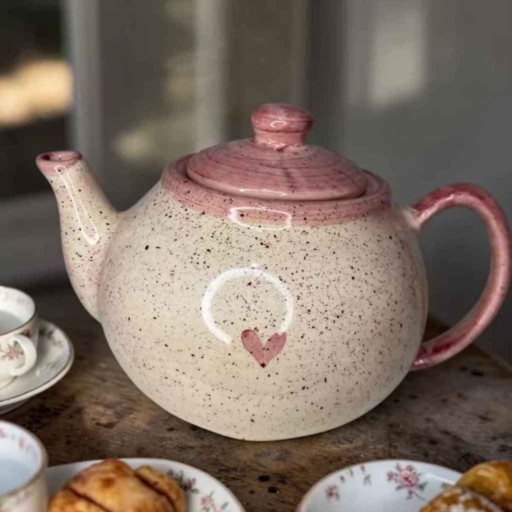 Bule de Chá Café Em Cerâmica Rosa Coração 600ml Presente Decoração Cozinha Mesa Posta