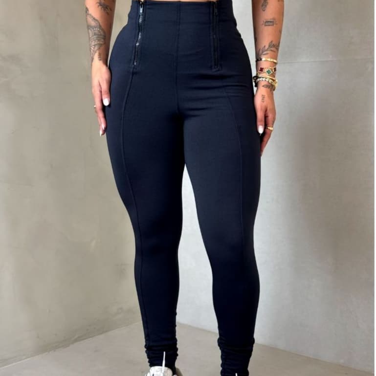 Calça Montaria Slim Modeladora Feminina Preta Suplex Flanelada Cintura Alta Roupa Moda Outono Inverno